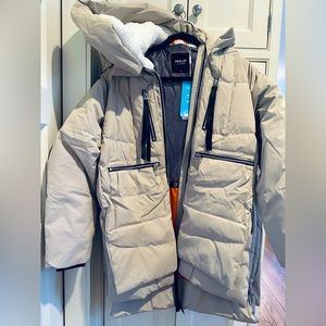 NWT Orolay Coat BEIGE SMALL Thickened Down Jacket Warm Coat UPDATED MODEL Womens